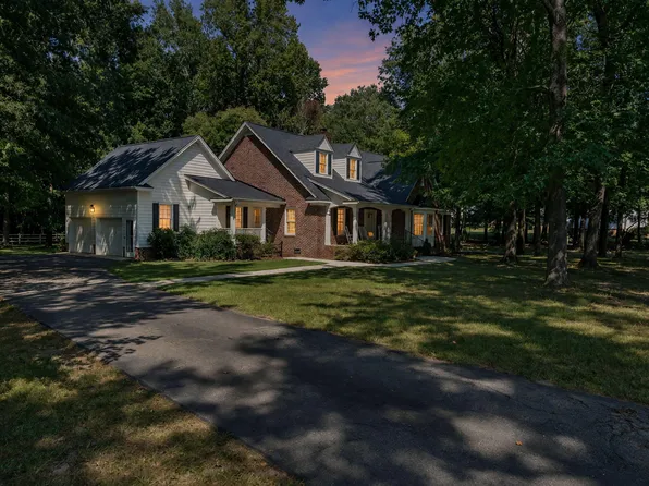121 Mayfield Pl, Youngsville, NC 27596