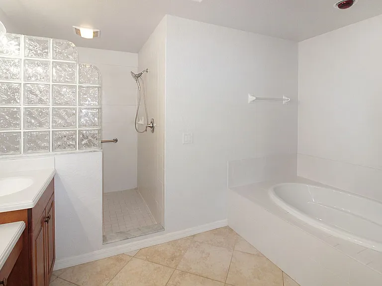 1000 San Lino Cir #1032 — Photo 15