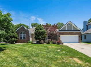 309 SE Breon Bay, Lees Summit, MO 64063