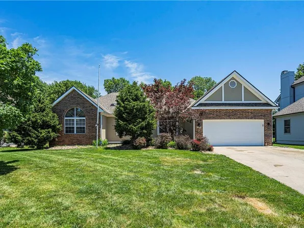 309 SE Breon Bay, Lees Summit, MO 64063