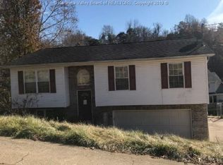 206 Evergreen Cir, Poca, WV 25159