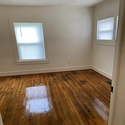 2108 Anderson St — Photo 6