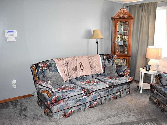 4th image of 3255 Riverpoint Ct