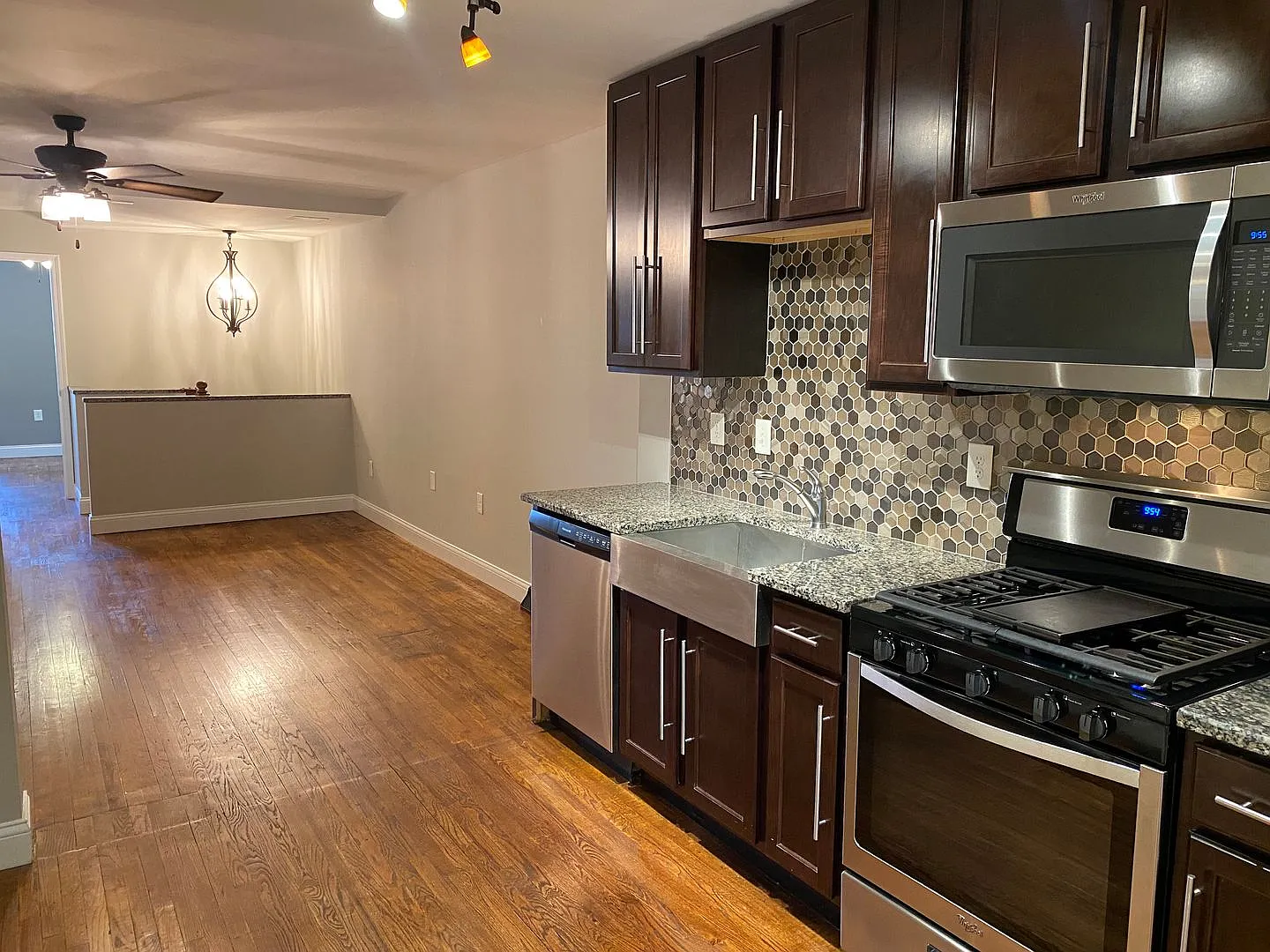 Renovated Home in the Grove for Rent! — Photo 2