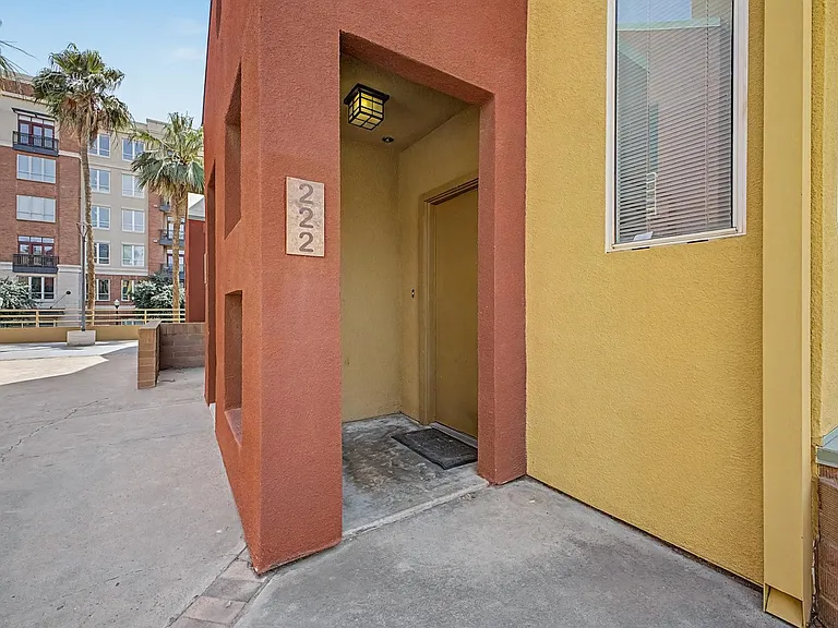 154 W 5th St #222 — Photo 4