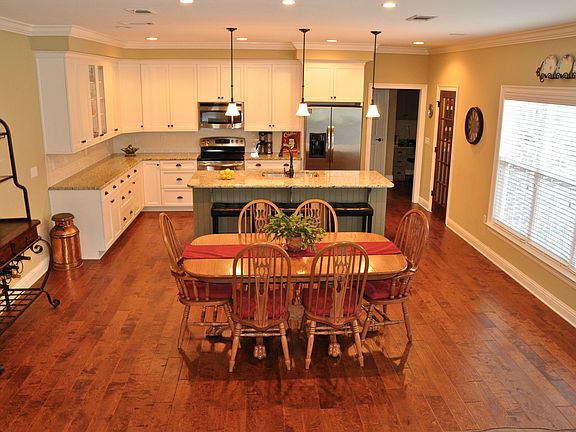 5th image of 1495 Mill Creek Dr