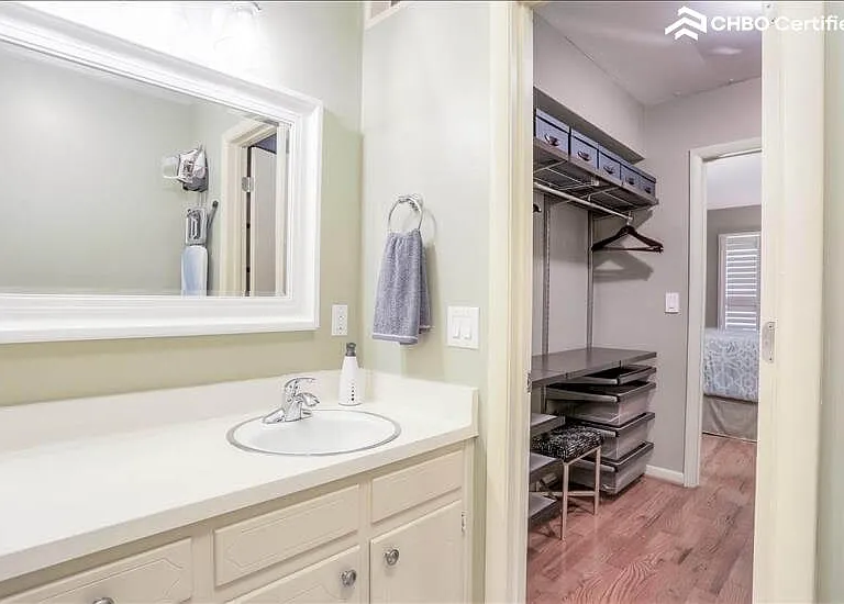 370 Wallace Rd #E4 — Photo 12