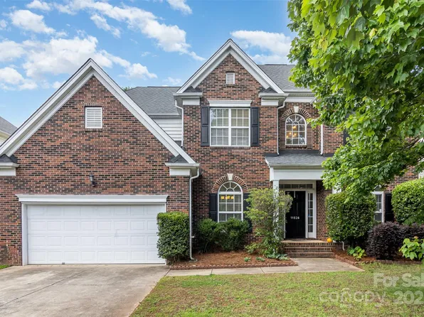 11526 McGinns Trace Ct, Charlotte, NC 28277