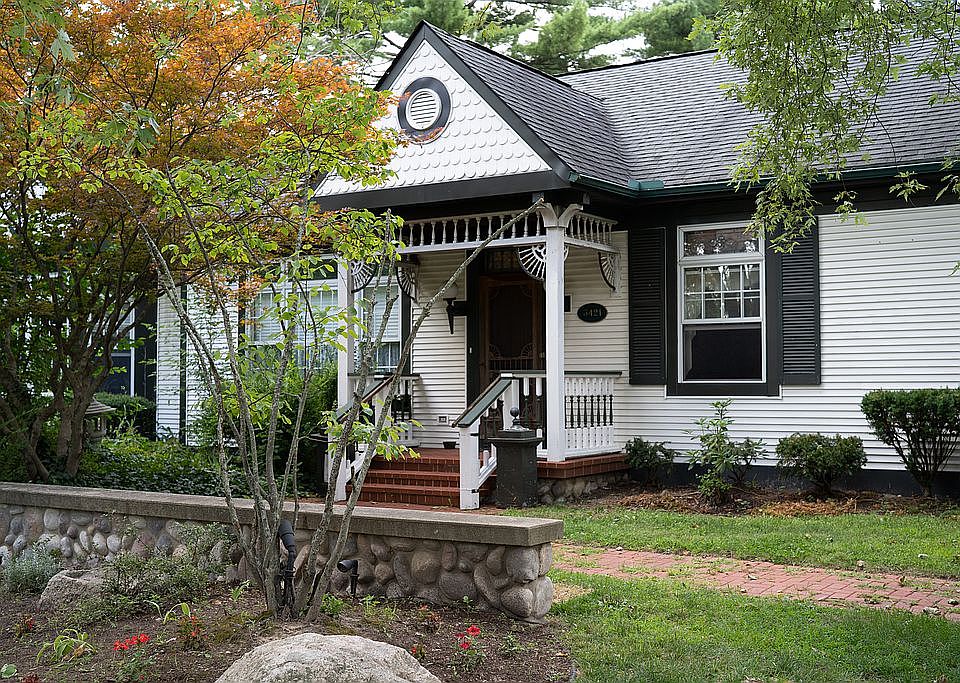 1st image of 3421 Clayton Ave
