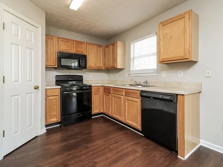 271 Springbottom Ct — Photo 11
