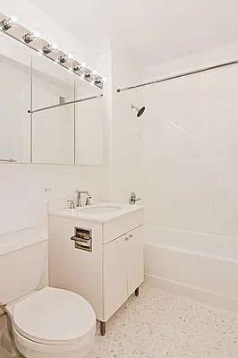 Rented by Nest Seekers International | media 27