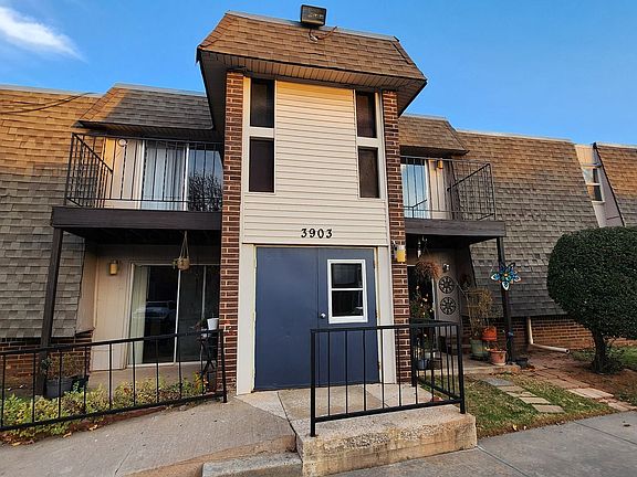 5th image of 3901 N Rockwell Ave #105