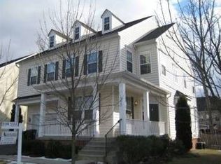 42561 Regal Wood Dr, Ashburn, VA 20148