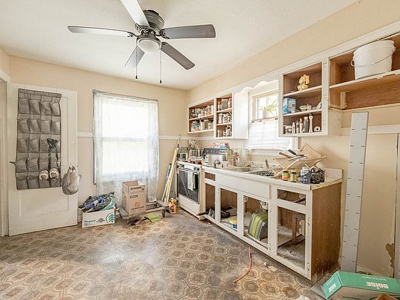 5th image of 1203 Taylor St
