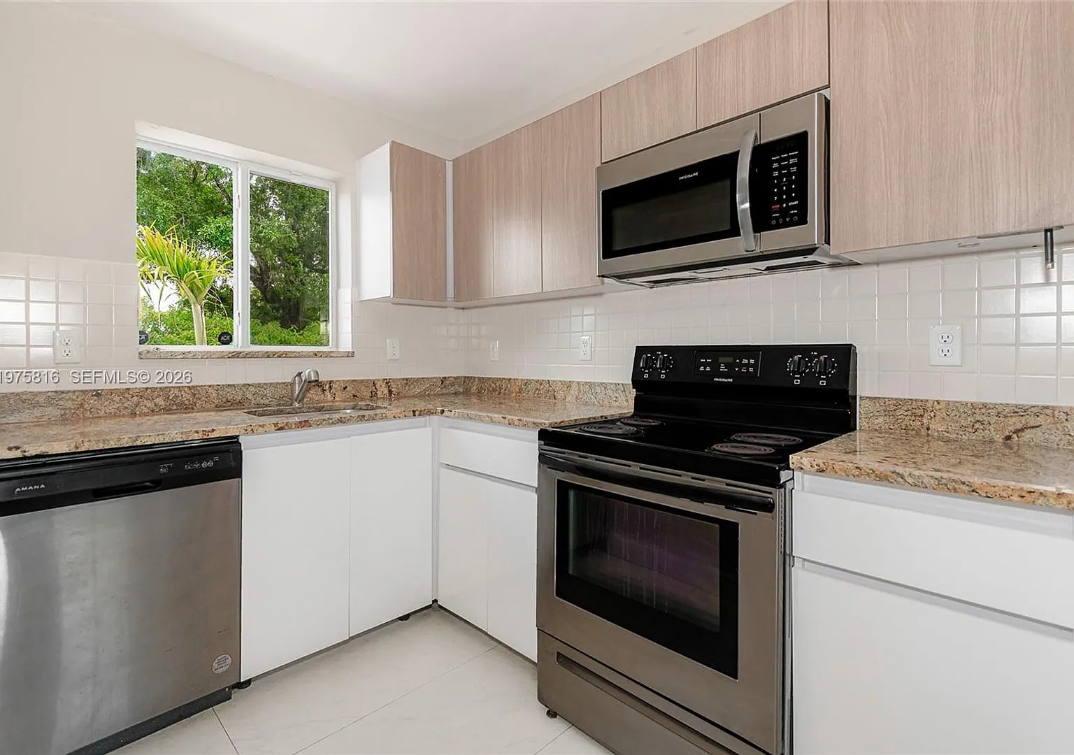 813 NW 3rd Avenue 813, Fort Lauderdale, FL 33311 — Photo 2