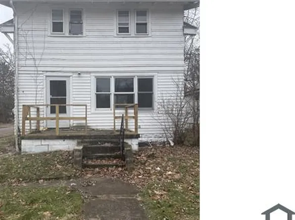 854 Lovers Ln, Akron, OH 44306