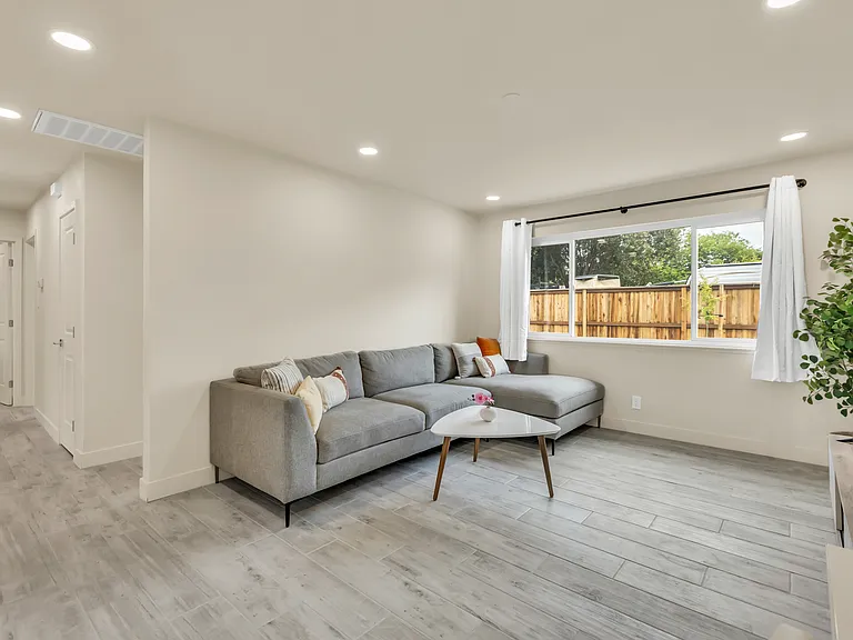 8148 Addie Ave — Photo 13