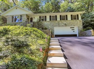 34 Larchwood Rd, Wyomissing, PA 19610