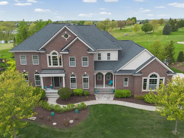 23325 Country Club Dr, South Lyon, MI 48178