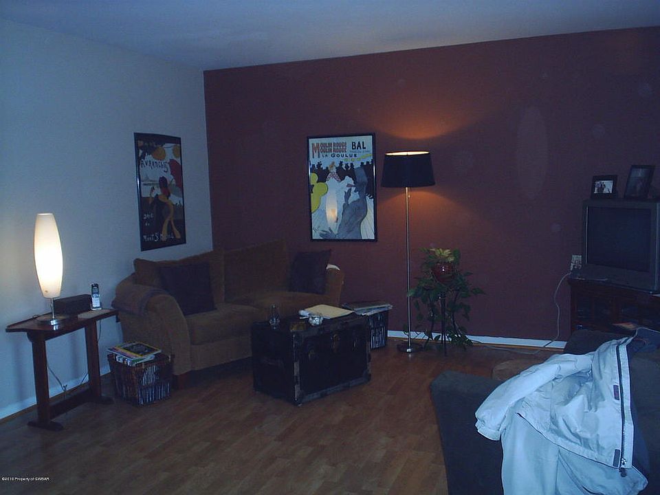 2nd image of 24 Lehigh Ct