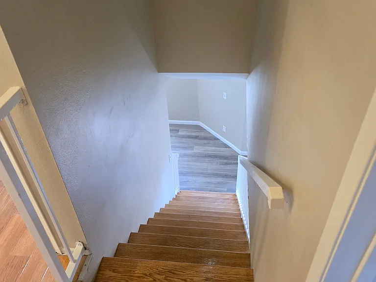 6924 Vesper Ave — Photo 10