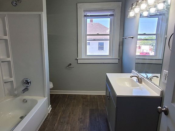 5th image of 2110 F St APT 4