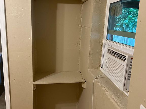 3rd image of 2514 E Jefferson St #16