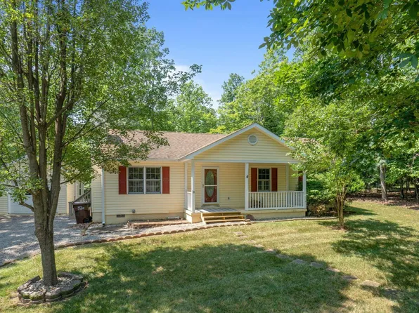 10 Austin Dr, Palmyra, VA 22963