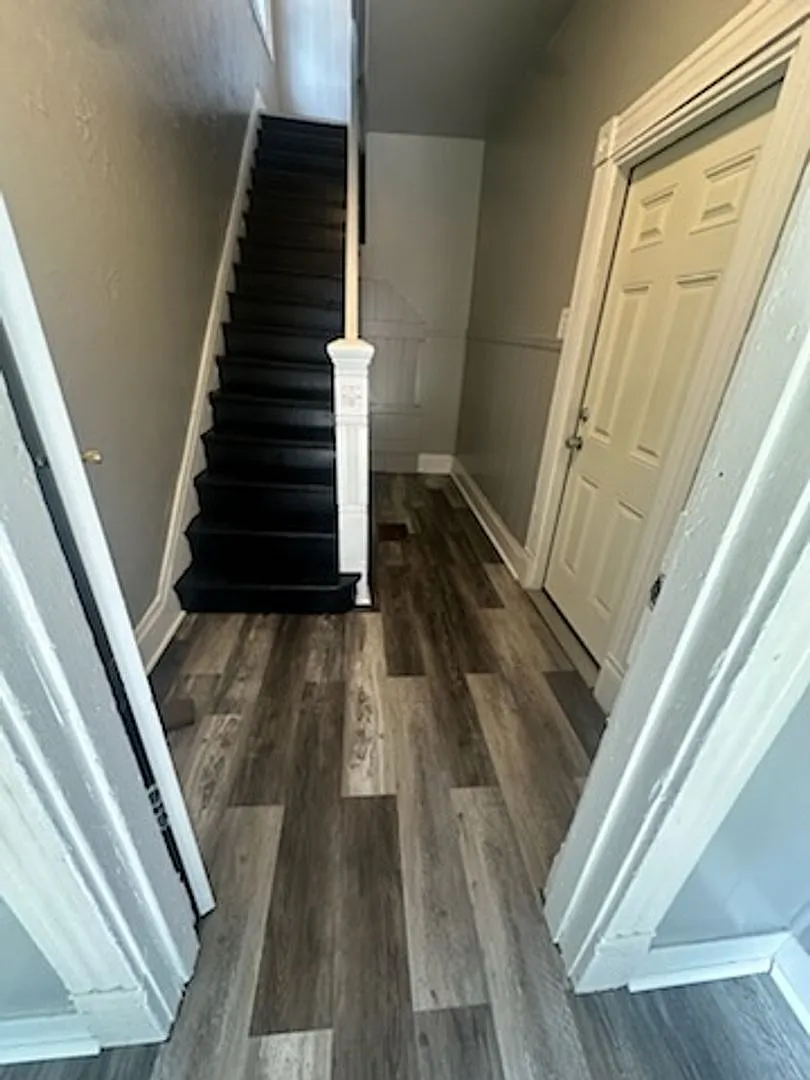 Newly updated 2 bedroom 1 bath apartment for rent — Photo 2