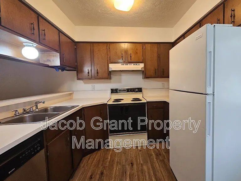 731 N Fanning Ave #735 — Photo 2