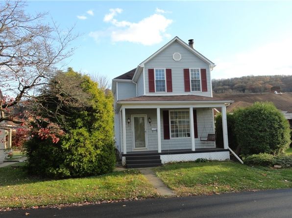 128 Columbia Dr, Chester, WV 26034