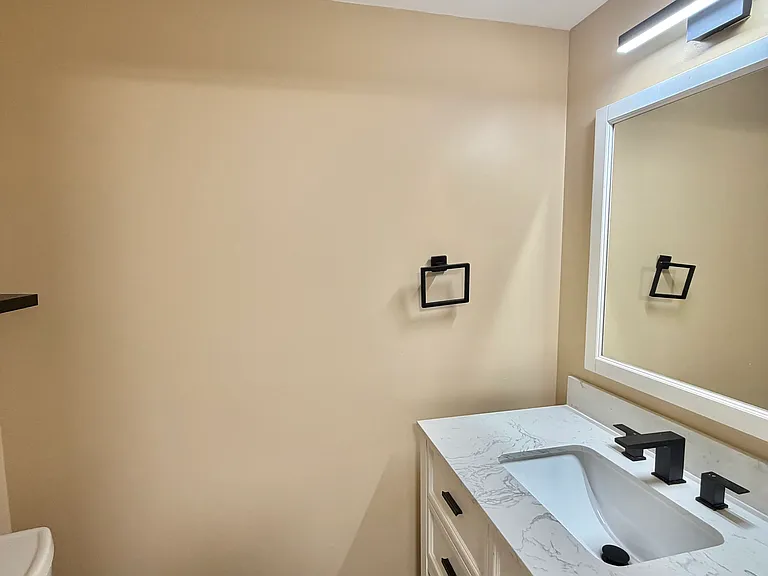 290 Woodbury Rd — Photo 25