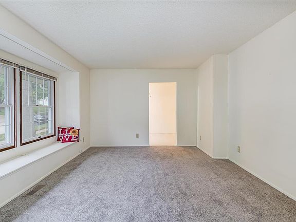 5th image of 2921 Royal Gorge Ct