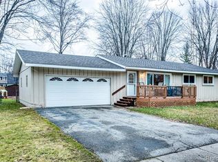 340 Cardinal Dr, Marysville, MI