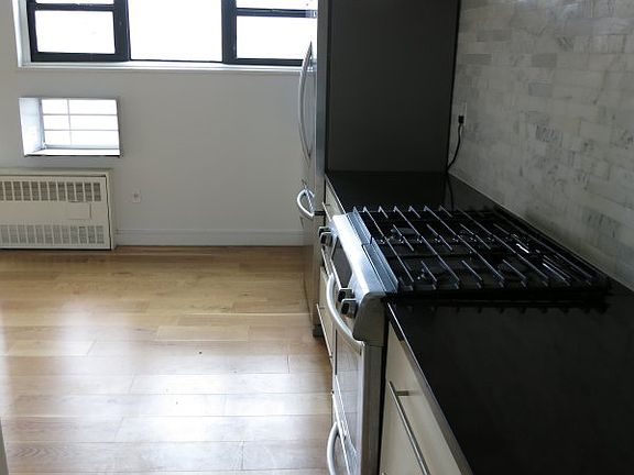 3rd image of 114 E 122nd St APT 9G