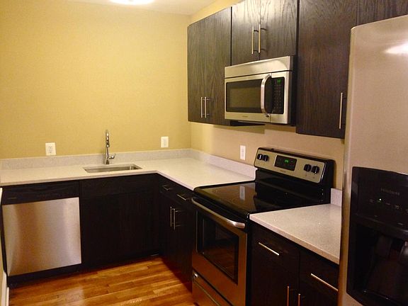 5th image of 605 N Irving St APT 24