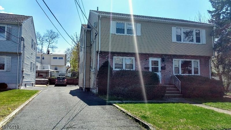 1st image of 6 Underhill Ct Floor 1