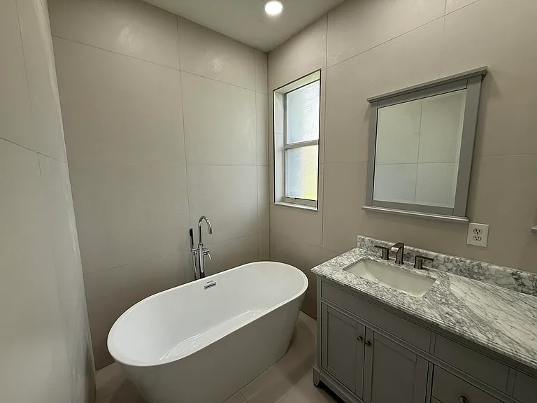 10839 Madison Dr — Photo 35