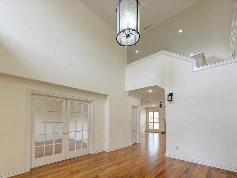 1502 Ashbury Park Ln — Photo 11