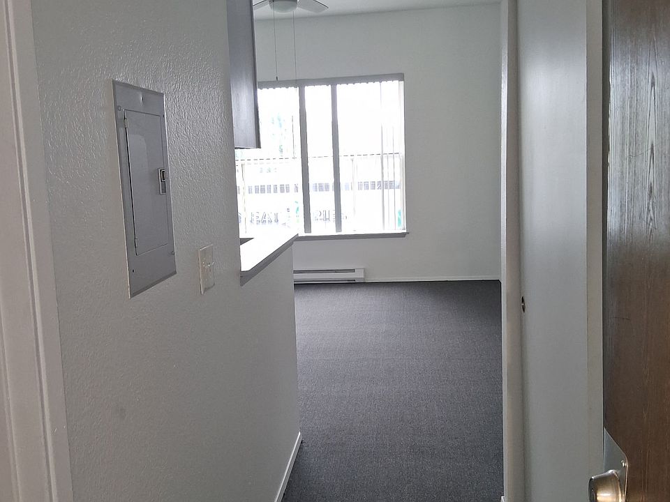 Building Photo 3