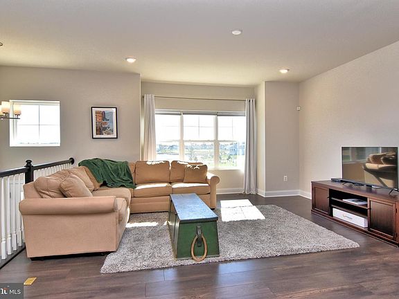 3rd image of 24719 Chester Ln