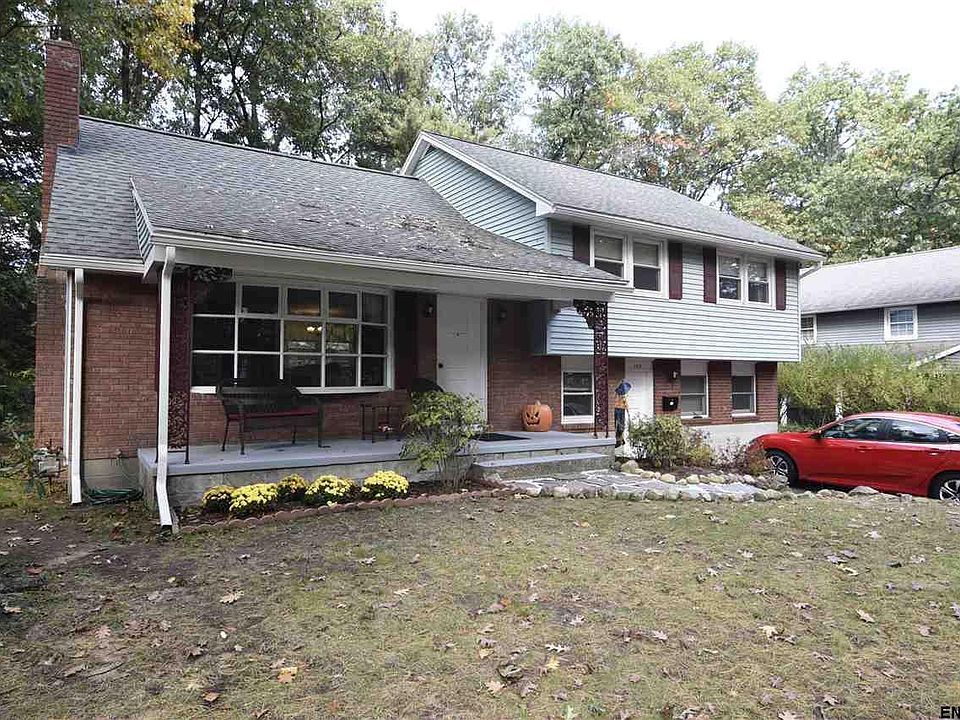 1st image of 159 Willow Ln