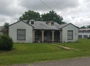 808 N 13th St, Honey Grove, TX 75446