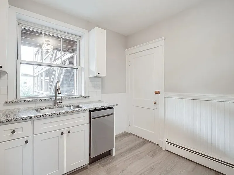 1 bed, 1.0 bath, 700 sqft, $1,796 — Photo 3