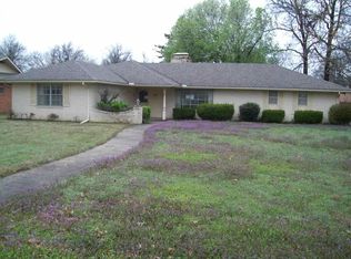 2416 Mockingbird Ln, Ponca City, OK 74604