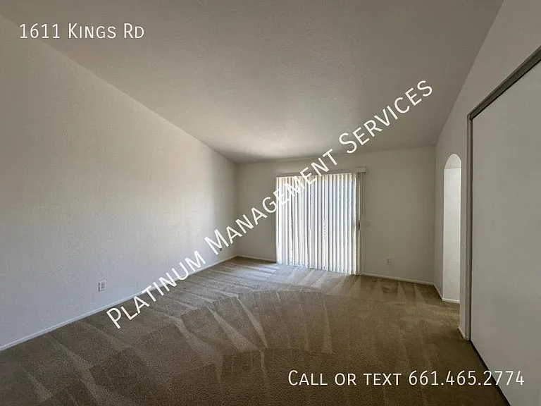1611 Kings Rd — Photo 10