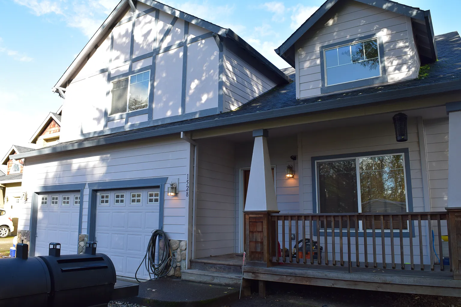 1528 SW Tyrone Ter photo 1