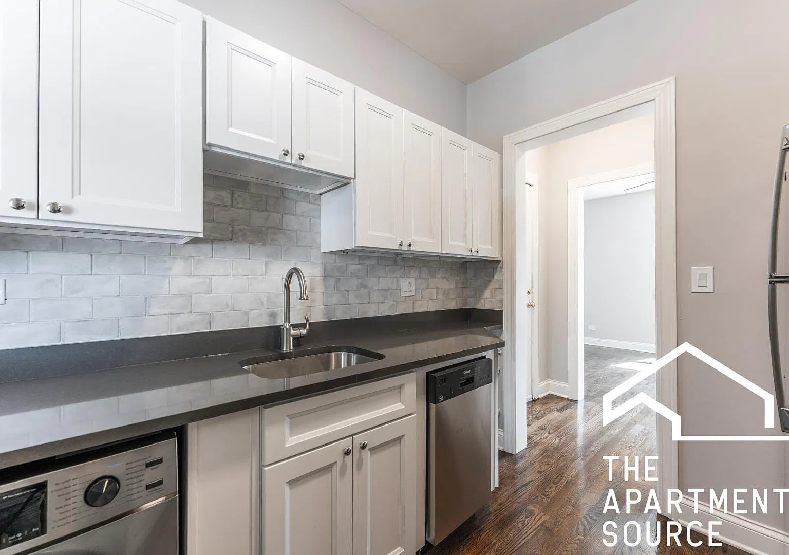 4718 N Racine Ave — Photo 4