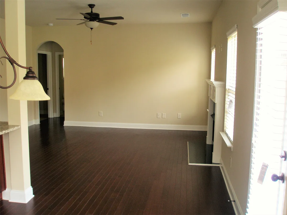 Building Photo - 3645 Fallen Oak Ln