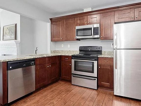 5th image of 822 Wickford Dr
